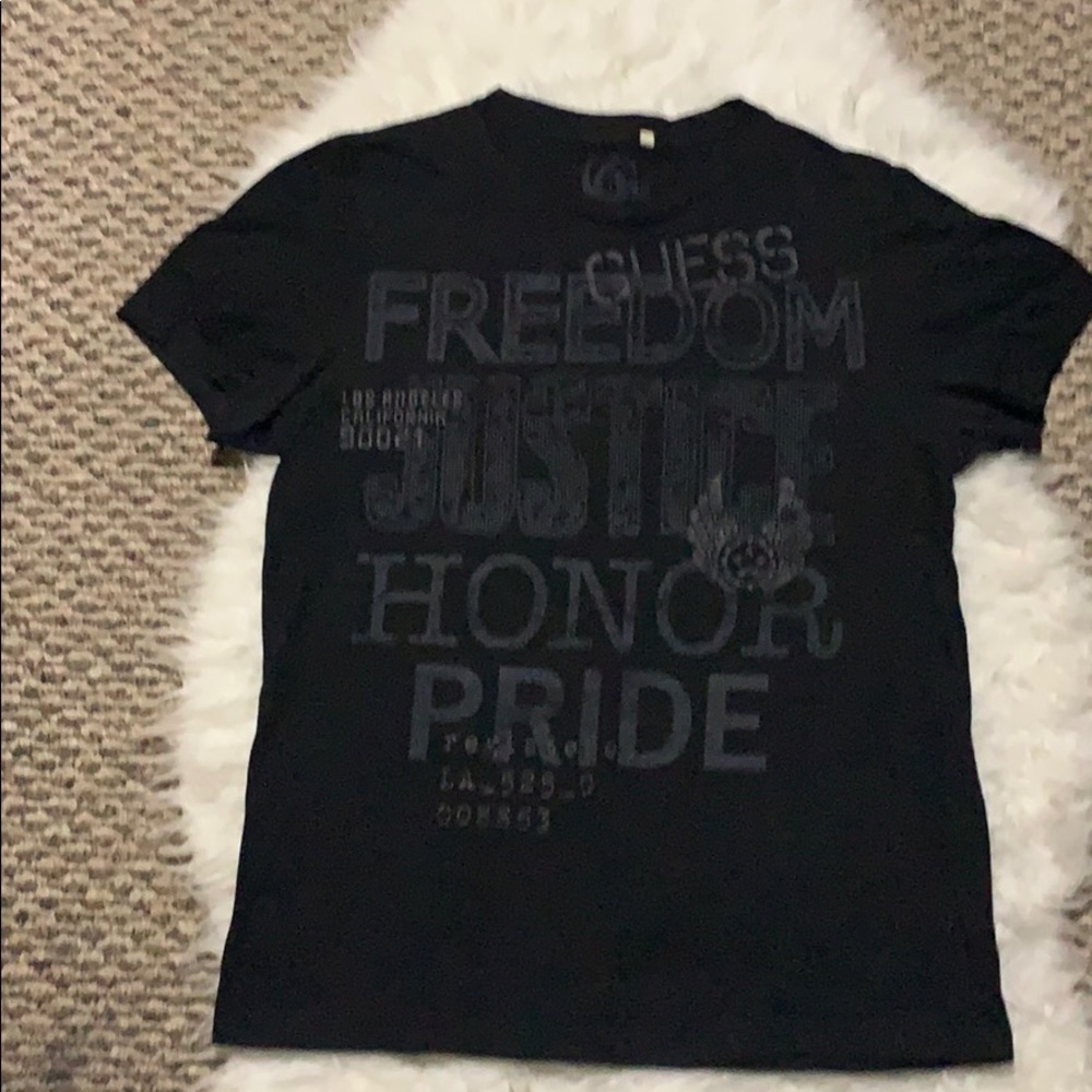 Guess t shirt men good condition